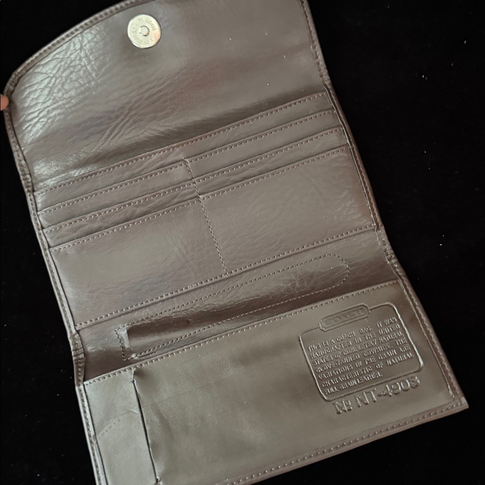 COACH Wallet - Picture 4 of 6